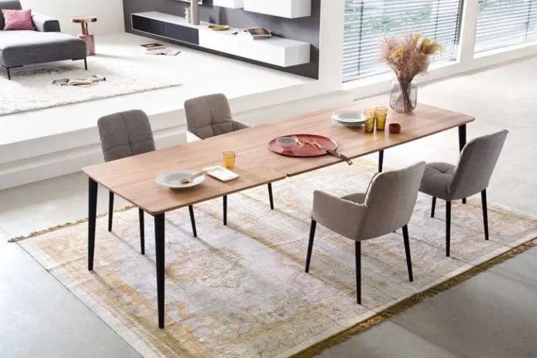 Foto eines offenen und hellen Essbereichs