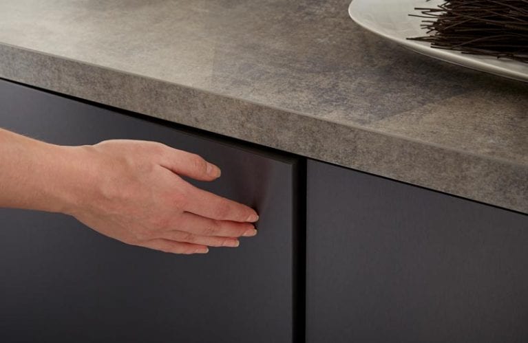 Tip On Küchentür in Edelstahl