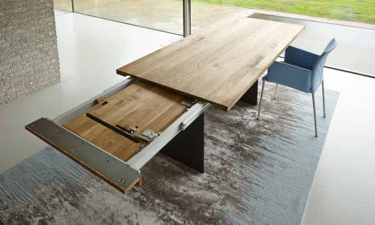Ausgezogener Esstisch von Contur aus Massivholz