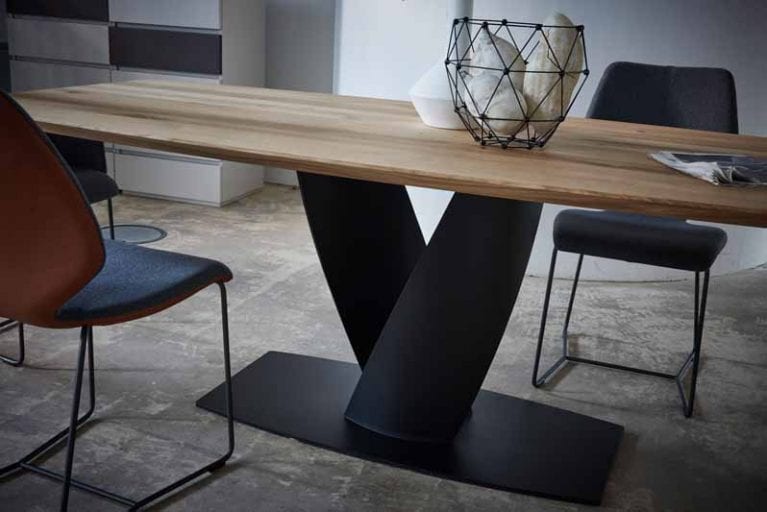 Esstisch Contur 3100 mit gedrehtem Tischgestell