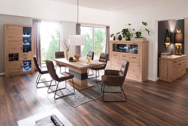 Westminster Kuvenstuhl mit und ohne Armlehme im Esszimmer