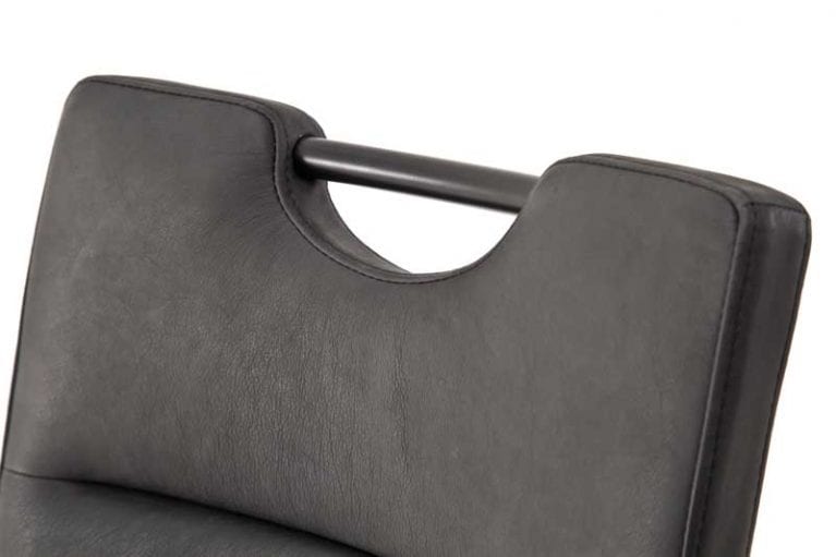 dezenter Griff an der Rückenlehne von Stuhl Zagreb in anthrazit