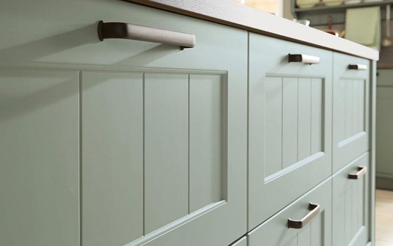 Mintgrüne Landhausküche von Contur Küchen